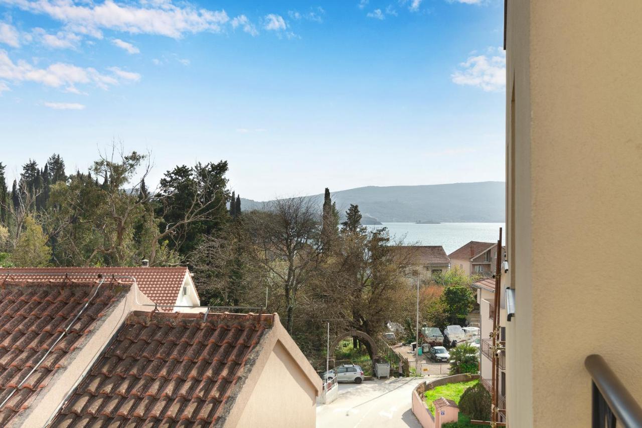 Ell Star Apartment Tivat Kültér fotó